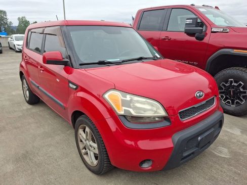 Used 2011 Kia Soul + FWD image 2