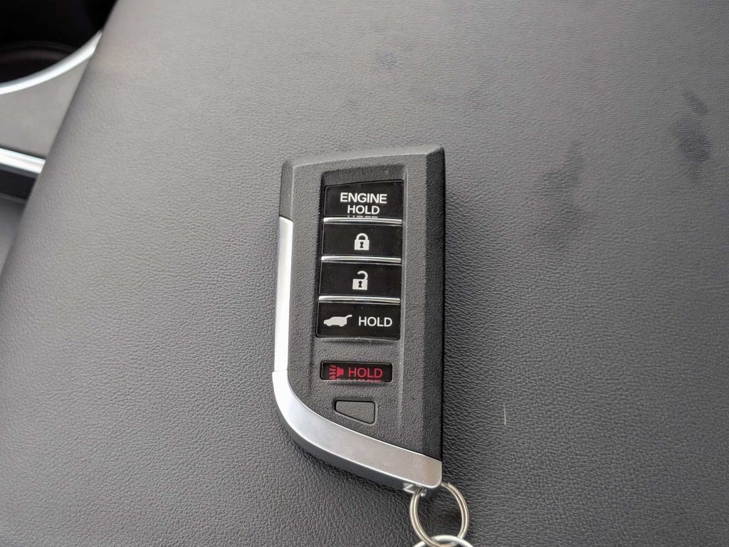 Used 2025 Acura MDX w/ Technology Package FWD image 33