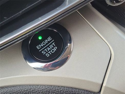 Used 2021 Ford Explorer XLT w/ Equipment Group 202A image 15