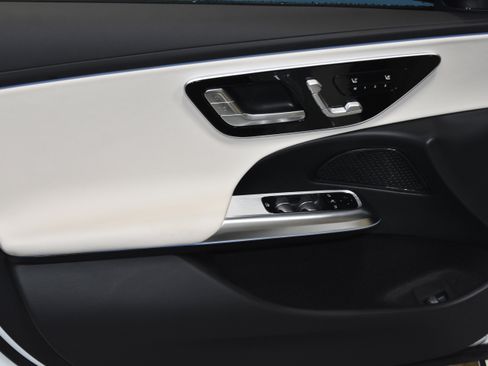 New 2026 Mercedes-Benz E 350 4MATIC Sedan image 3