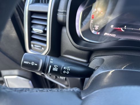 Used 2025 RAM 3500 Laramie AWD/4WD image 37