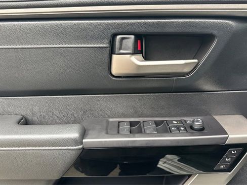 Used 2023 Toyota Tundra Limited image 11