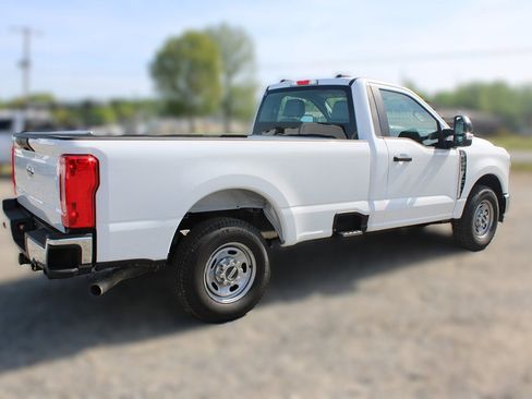 Used 2025 Ford F250 XL w/ XL Chrome Package image 5
