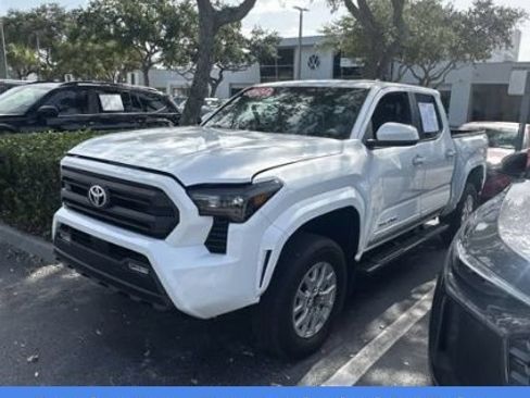 Used 2024 Toyota Tacoma SR5 AWD/4WD image 1