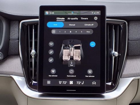 New 2026 Volvo XC90 T8 Ultra w/ Protection Package AWD/4WD image 19