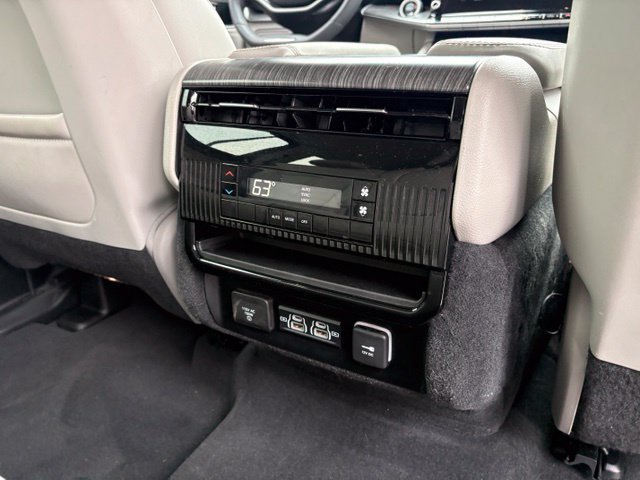 Used 2023 Jeep Wagoneer Series II AWD/4WD image 30