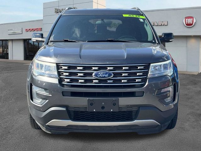 Used 2017 Ford Explorer XLT FWD image 2