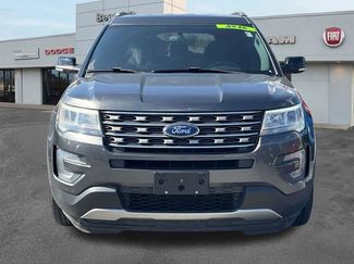 Used 2017 Ford Explorer XLT FWD video 2