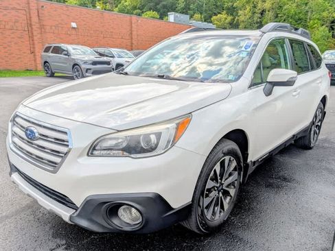 Used 2016 Subaru Outback 2.5i Limited AWD/4WD image 3