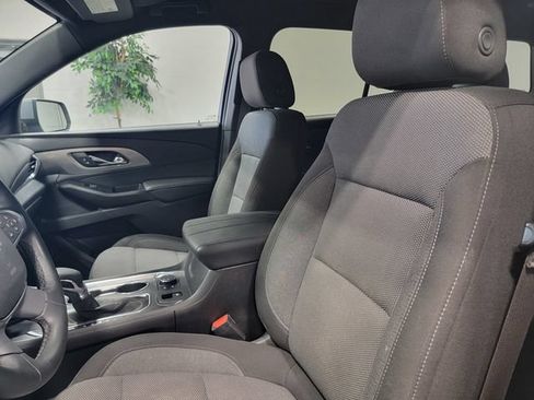 Certified 2023 Chevrolet Traverse LT FWD image 13