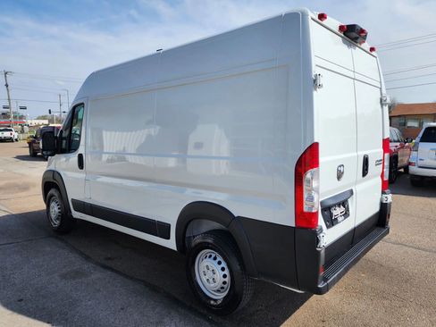 Used 2025 RAM ProMaster 2500 w/ Convenience Group FWD image 10