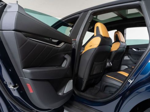 Used 2024 Maserati Levante Trofeo image 30