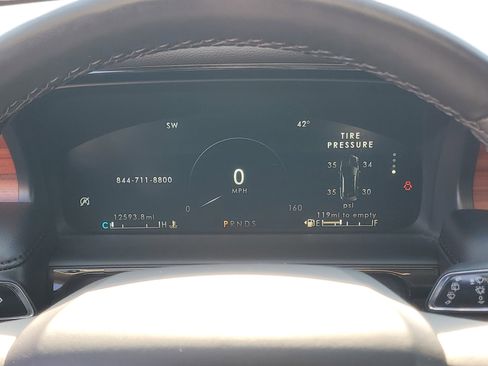 Certified 2023 Lincoln Nautilus Reserve image 15