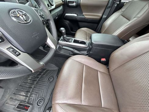 Used 2017 Toyota Tacoma Limited w/ Tow Package AWD/4WD image 10