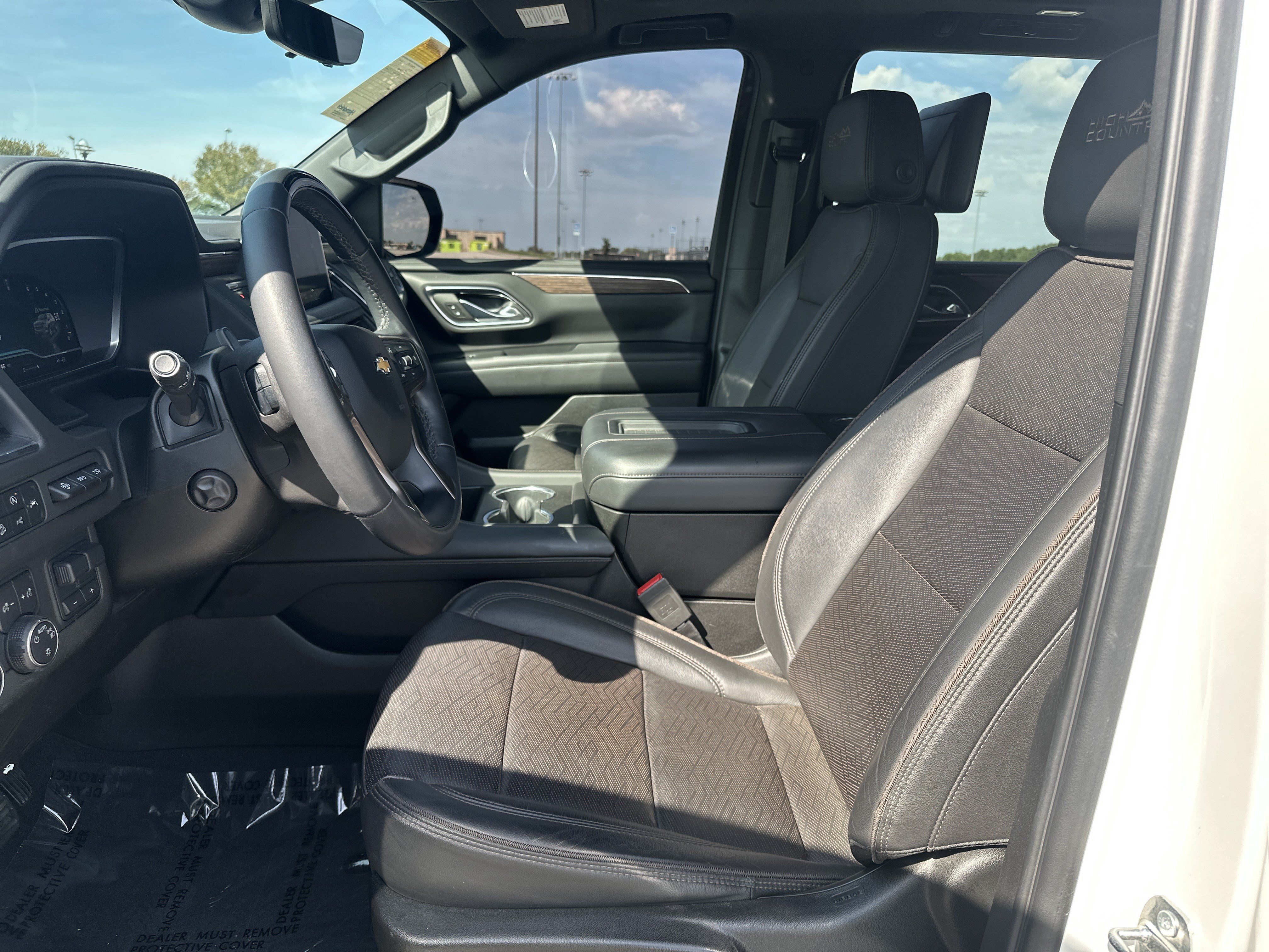 Used 2023 Chevrolet Tahoe High Country w/ Advanced Technology Package AWD/4WD image 17