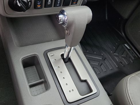 Used 2019 Nissan Frontier SL image 15