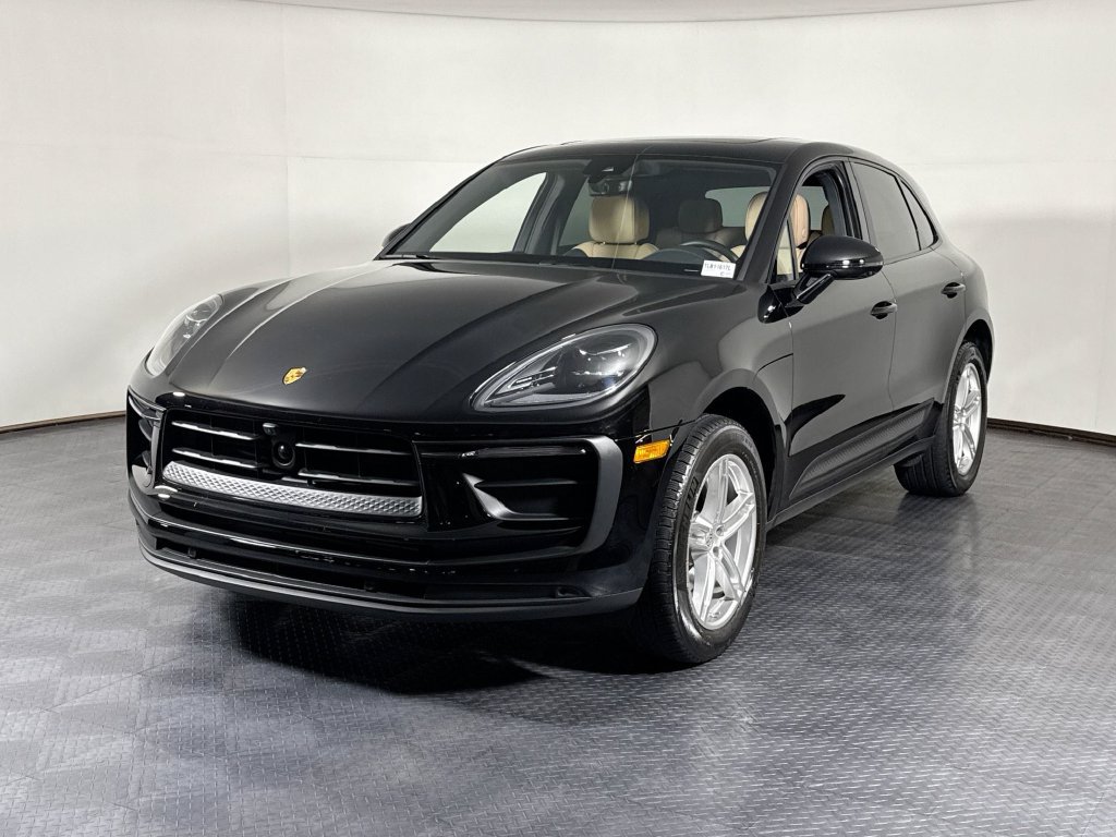 Certified 2026 Porsche Macan AWD/4WD image 1