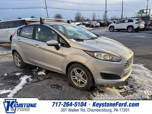 Used 2017 Ford Fiesta SE image 1