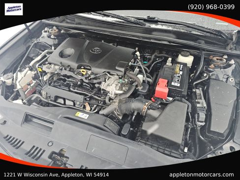 Used 2018 Toyota Camry LE image 3