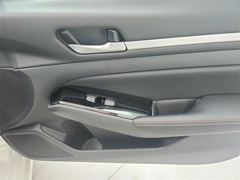 New 2025 Nissan Altima 2.5 SR w/ SR Premium Package image 42