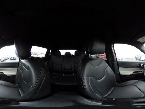 Used 2025 Jeep Compass Limited image 43