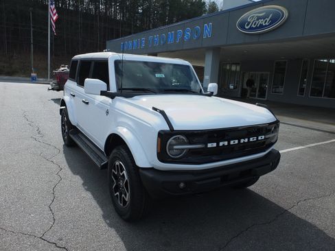 New 2026 Ford Bronco Outer Banks AWD/4WD image 8
