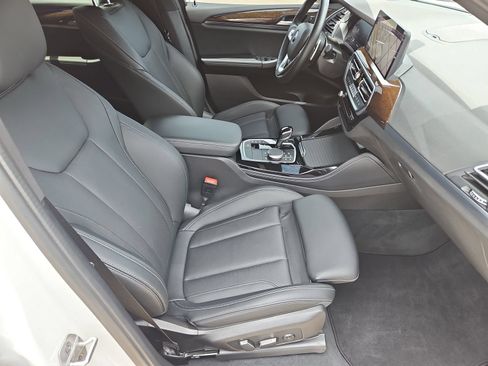 Used 2024 BMW X4 xDrive30i w/ Parking Assistance Package AWD/4WD image 15