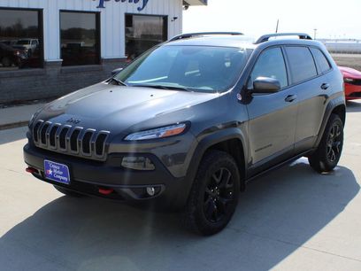 Used 2016 Jeep Cherokee Trailhawk w/ Comfort/Convenience Group