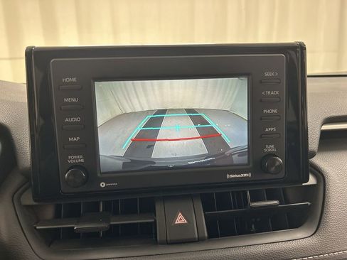 Used 2020 Toyota RAV4 XLE w/ Convenience Package image 15