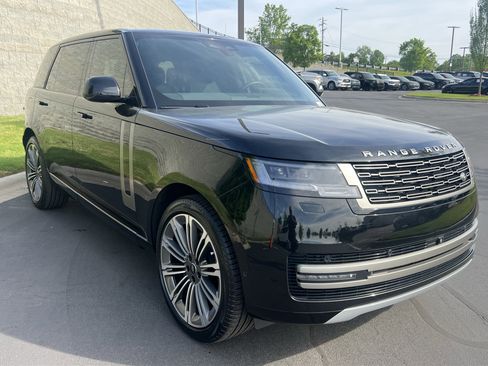 Certified 2024 Land Rover Range Rover Long Wheelbase SE AWD/4WD image 9