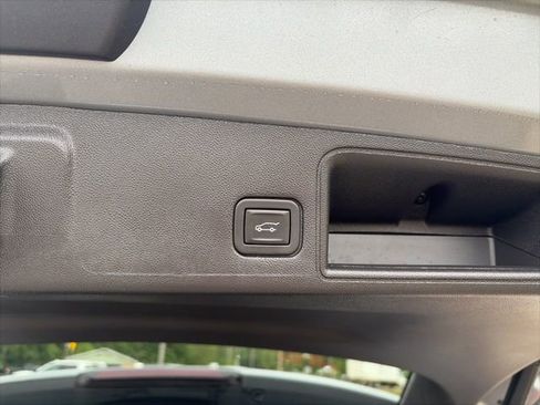 Used 2024 GMC Terrain Denali AWD/4WD image 8