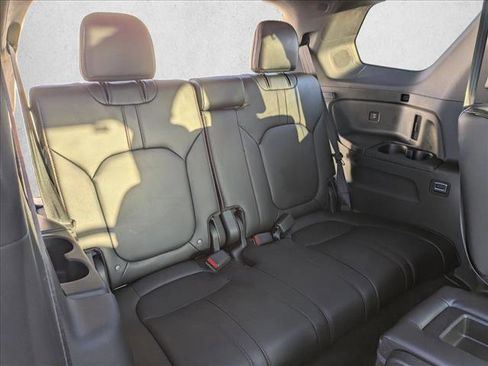 Used 2025 Honda Pilot Black Edition image 22