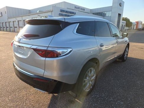 Used 2022 Buick Enclave Essence w/ Experience Buick Package AWD/4WD image 6