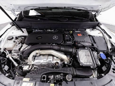 Certified 2025 Mercedes-Benz GLB 250 4MATIC image 31