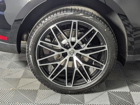 New 2026 Porsche Macan image 11