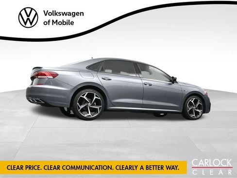 Used 2020 Volkswagen Passat 2.0T R-Line image 31