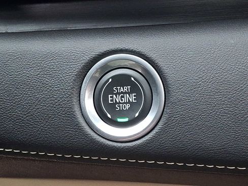 Used 2023 Cadillac Escalade Premium Luxury image 26