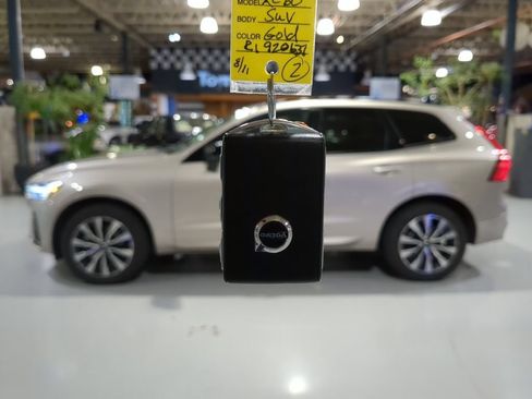 Used 2024 Volvo XC60 B5 Plus w/ Protection Package Premier AWD/4WD image 4