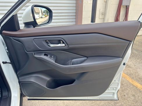 Used 2023 Nissan Rogue SV w/ SV Premium B Package FWD image 39