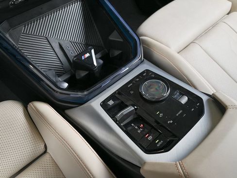 Used 2025 BMW X3 xDrive30i AWD/4WD image 15
