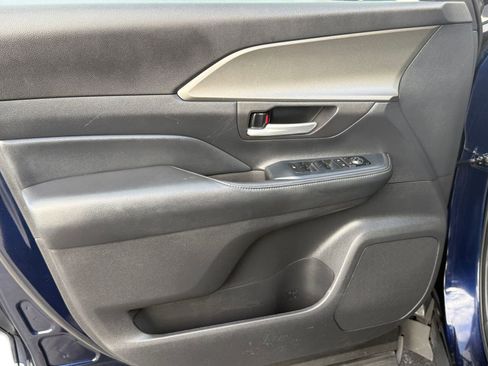 Used 2025 Toyota Grand Highlander XLE image 13