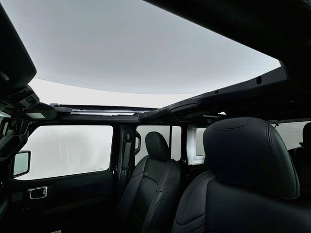 New 2026 Jeep Wrangler Unlimited Sahara AWD/4WD image 25