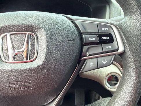 Used 2018 Honda Accord LX image 8