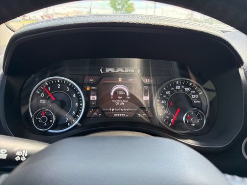 Used 2022 RAM 1500 Laramie AWD/4WD image 19