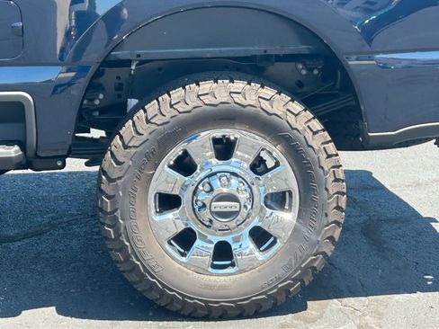 Used 2025 Ford F350 Lariat w/ Lariat Ultimate Package AWD/4WD image 75