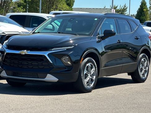 Used 2024 Chevrolet Blazer LT w/ Convenience Package FWD image 8
