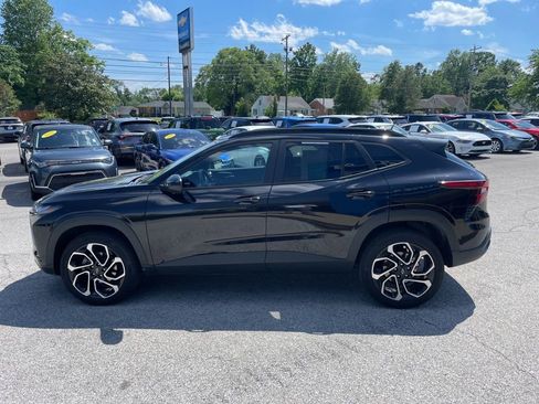 Used 2025 Chevrolet Trax RS FWD image 40