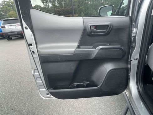 Used 2019 Toyota Tacoma SR w/ SR Convenience Package RWD image 12