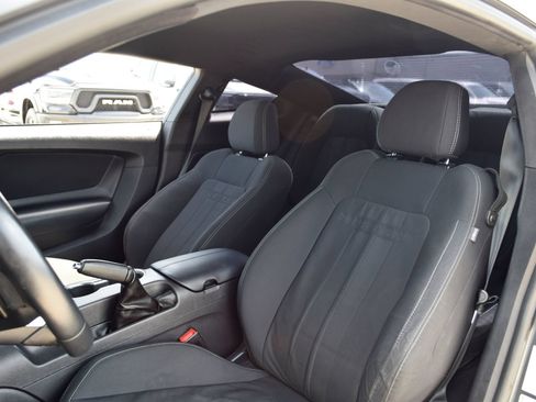 Used 2019 Ford Mustang GT w/ Equipment Group 301A RWD image 17