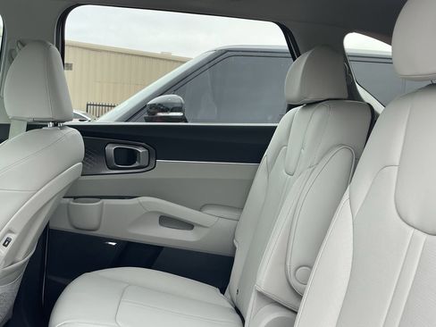 Used 2026 Kia Sorento EX w/ EX Premium Package image 10